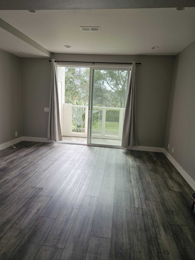 Building Photo - 30902 Club House Dr
