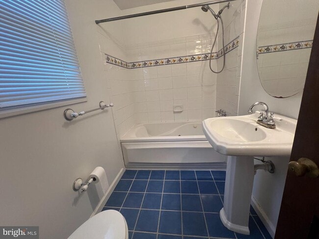 Building Photo - 4112 Elizabeth Ln