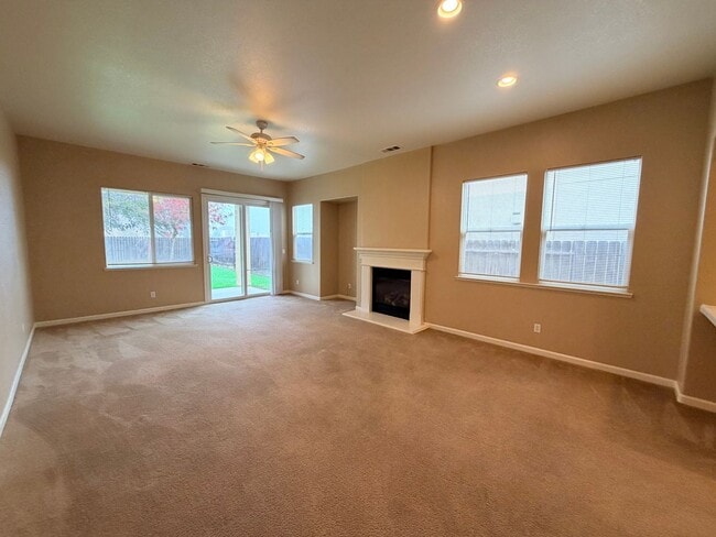 Building Photo - 1146 Oatgrass Way