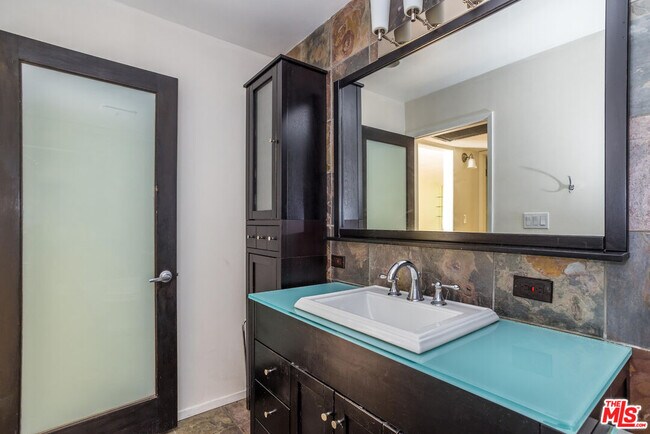 Building Photo - 1230 N Sweetzer Ave