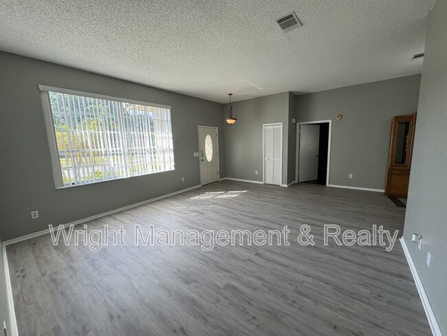Building Photo - 12034 Stone Crossing Cir