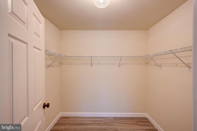 Building Photo - 8905 Stone Creek Pl
