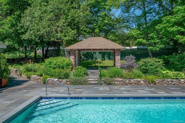 Building Photo - 112 Old Mountain Rd