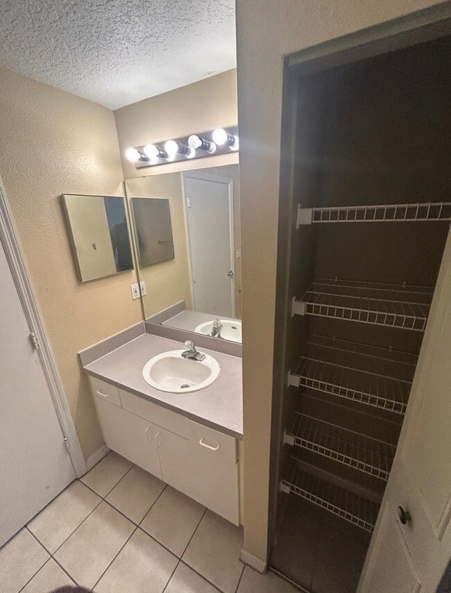 Building Photo - 5536-8111 Metrowest Blvd., Orlando https://www.propertypanorama.com/instaview/stellar/S5136656
