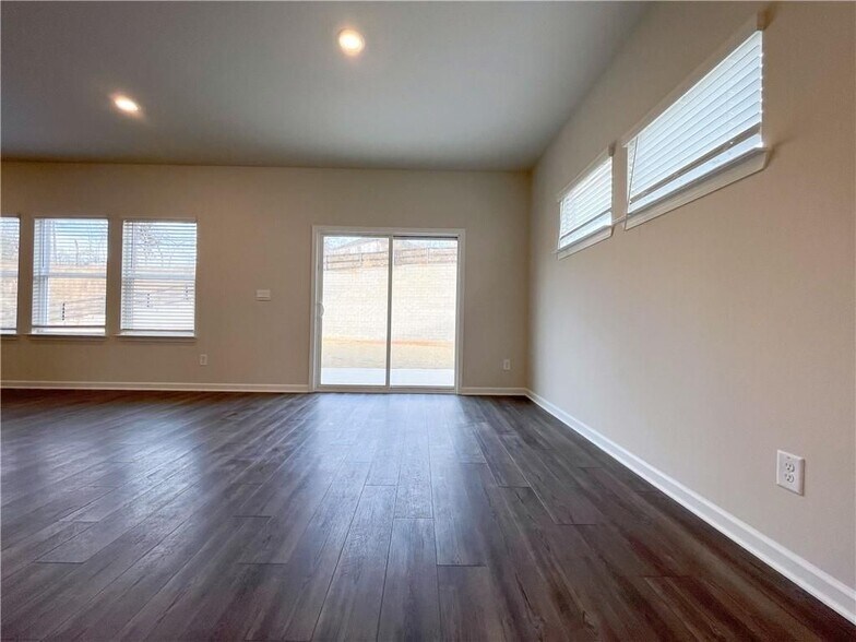 Building Photo - 6003 Hickory Crk Ct