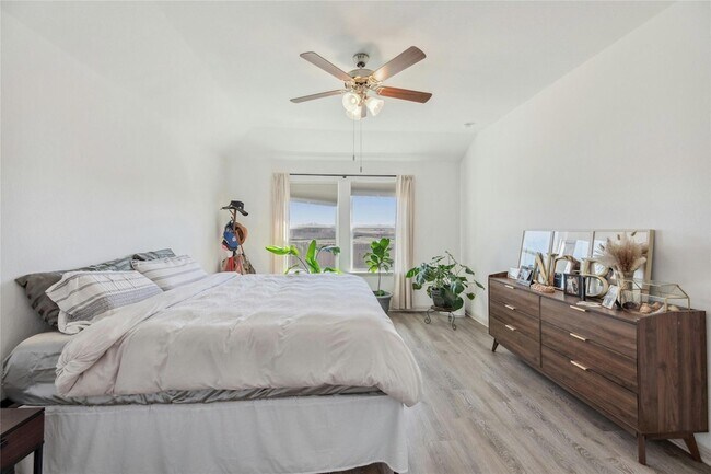 Building Photo - 241 Sweetwater Crk Ln