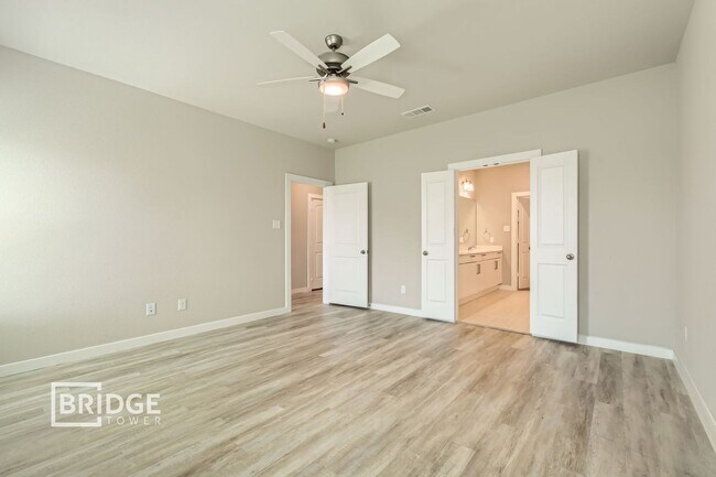 Building Photo - A1- Albany Plan