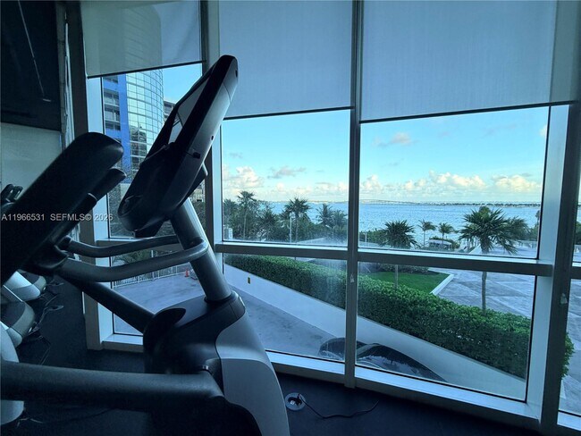 Building Photo - 2101 Brickell Ave