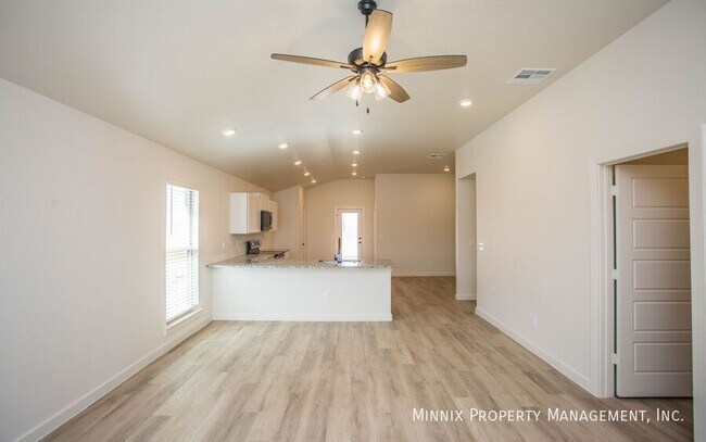 Building Photo - 2140 Langford Ave