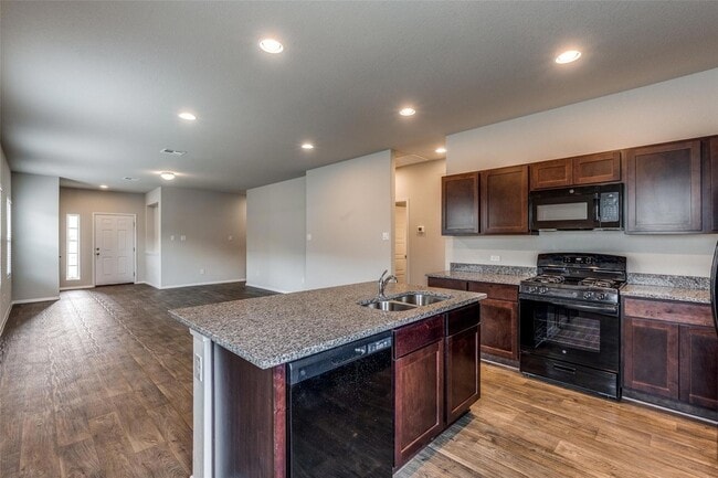 Building Photo - 140 Thunder Oak