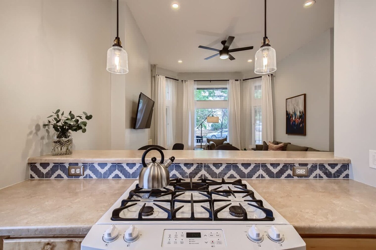 Building Photo - 2805 E 16th Ave