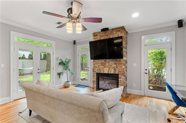 Building Photo - 685 E Morningside Dr NE