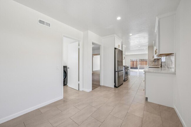 Building Photo - 700 Gull Ave