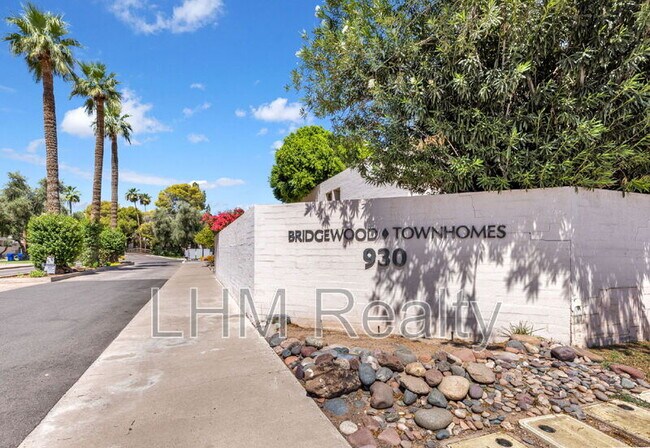 Primary Photo - 930 S Dobson Rd
