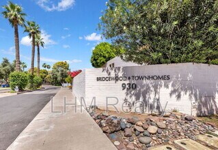 Building Photo - 930 S Dobson Rd