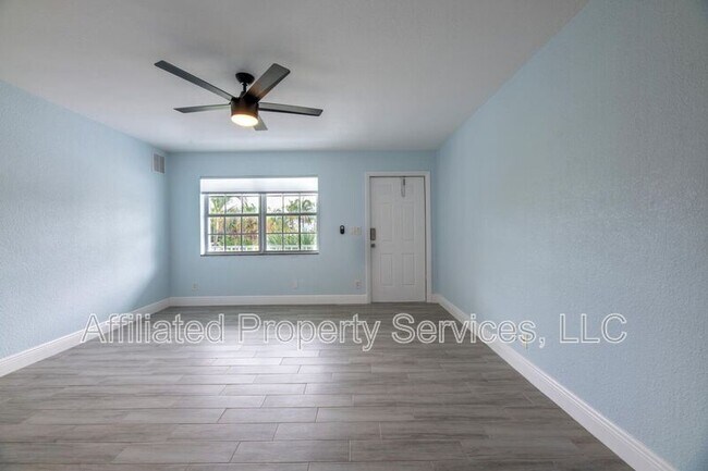 Building Photo - 5207 N Flagler Dr