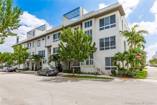 Building Photo - 6611 NW 105th Pl