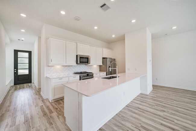 Building Photo - 547 Bristol Tide Ct
