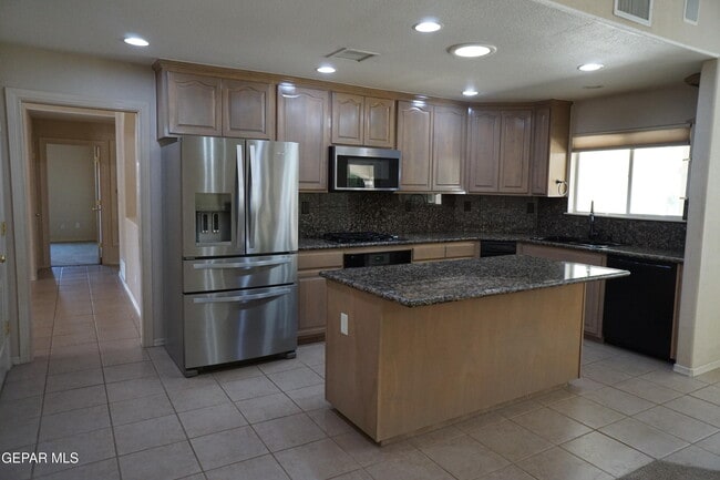 Building Photo - 6693 Capitan Ridge