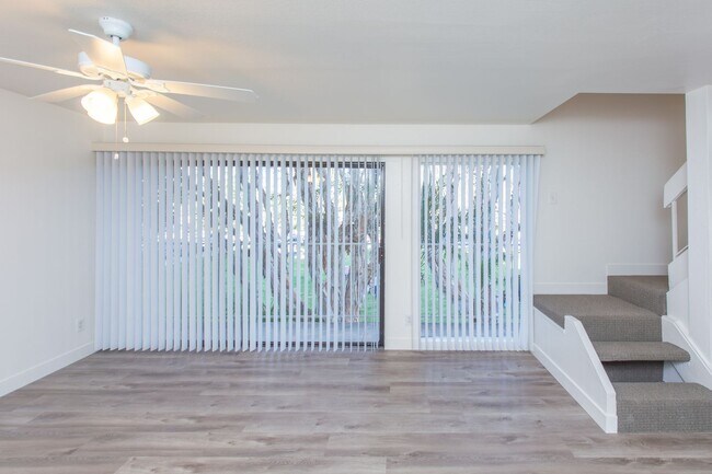 Building Photo - On Sail Bay in Pacific Beach! Updated 2 Be...