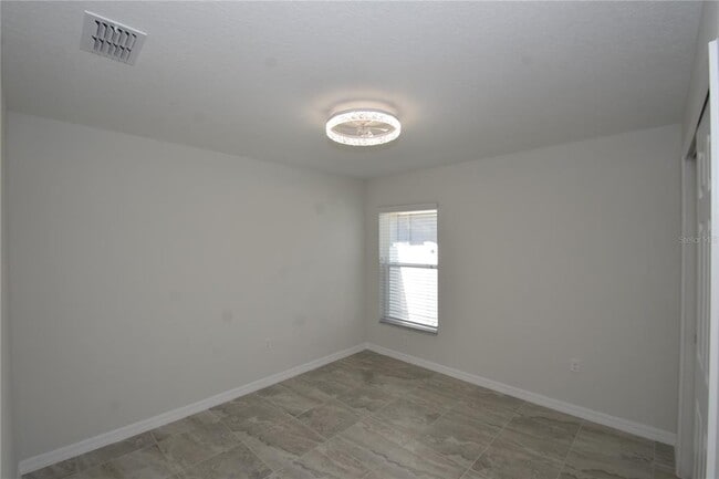 Building Photo - 11 Buttonwood Ln