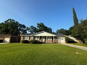 Building Photo - 4220 Oakridge Dr