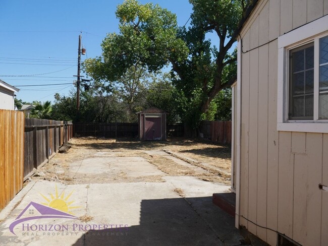 Building Photo - Cozy 2 Bed 1 Bath 728qft single family home in Oak Park