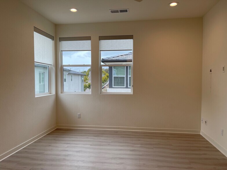Building Photo - 3032 Marquee Way