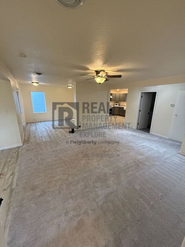 Building Photo - 1533 3rd Ave W