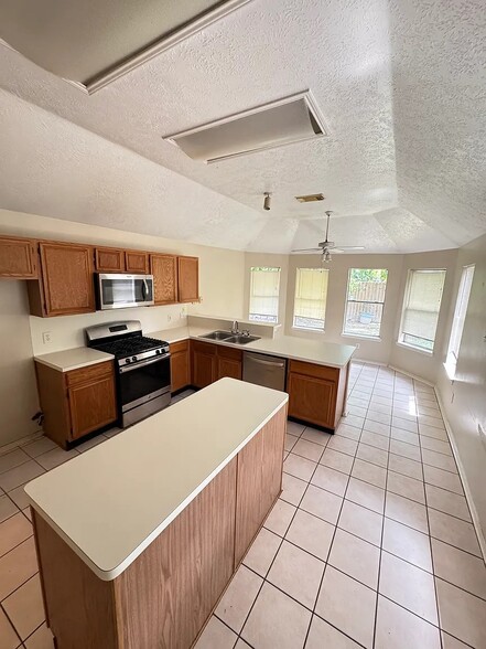 Building Photo - 4619 Trevor Hill Dr