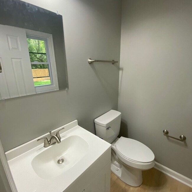 Building Photo - Completely Remodeled