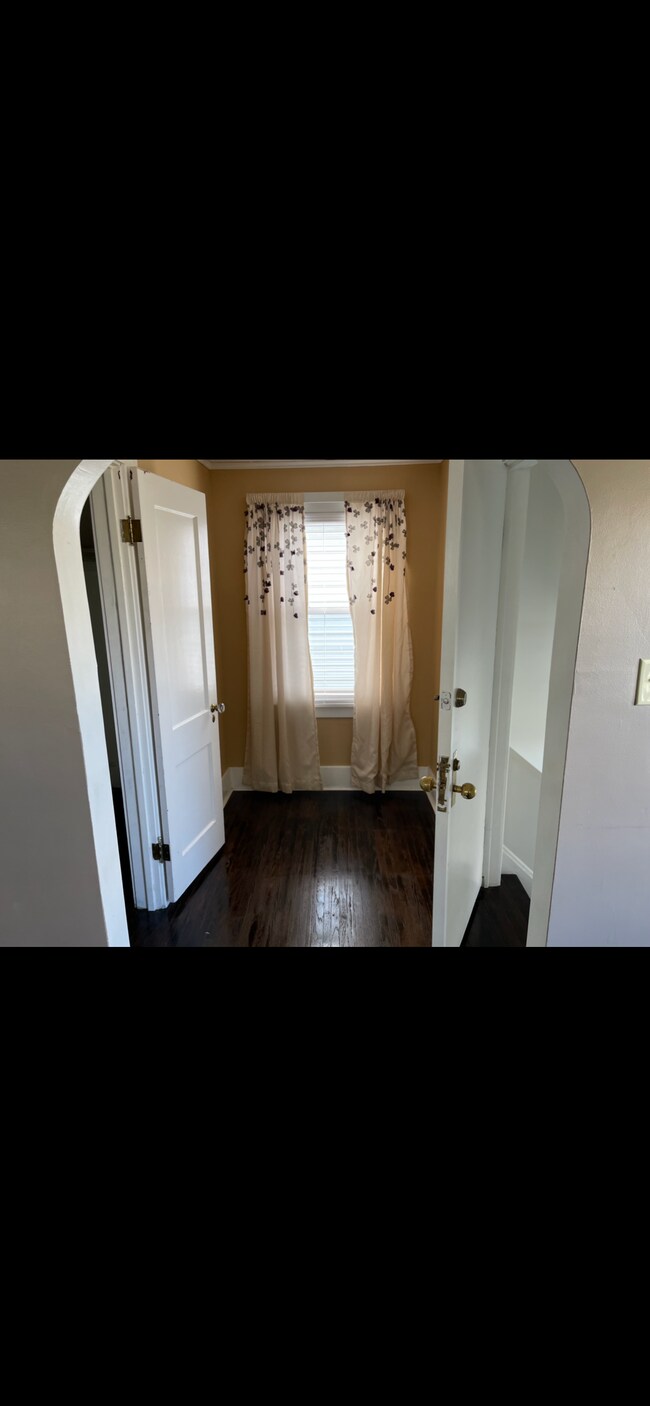 Building Photo - 147 Nassau Ave