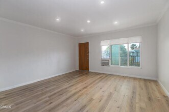 Building Photo - 1736 Normandie Ave