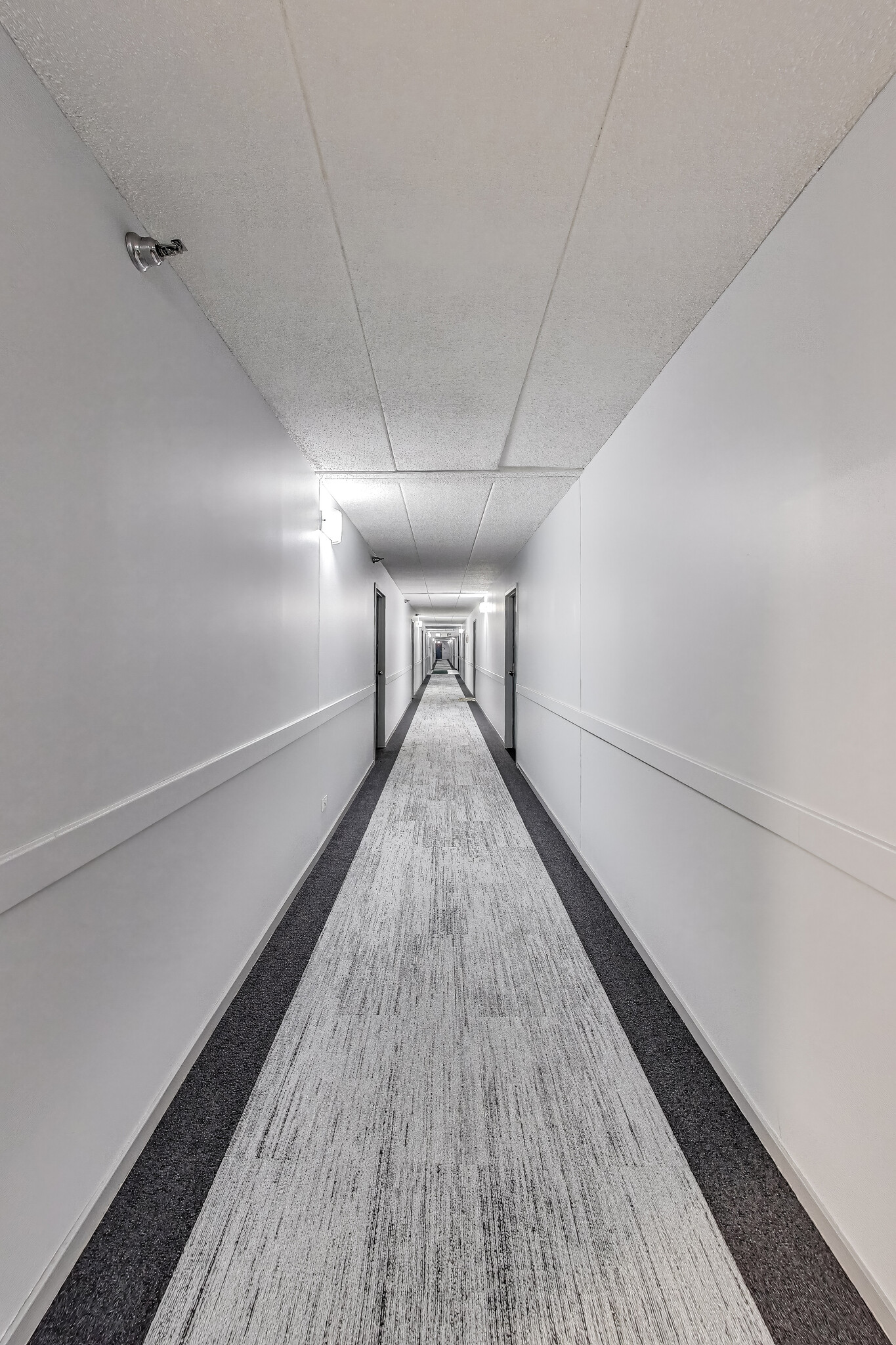 Building Photo - 711 W Gordon Ter