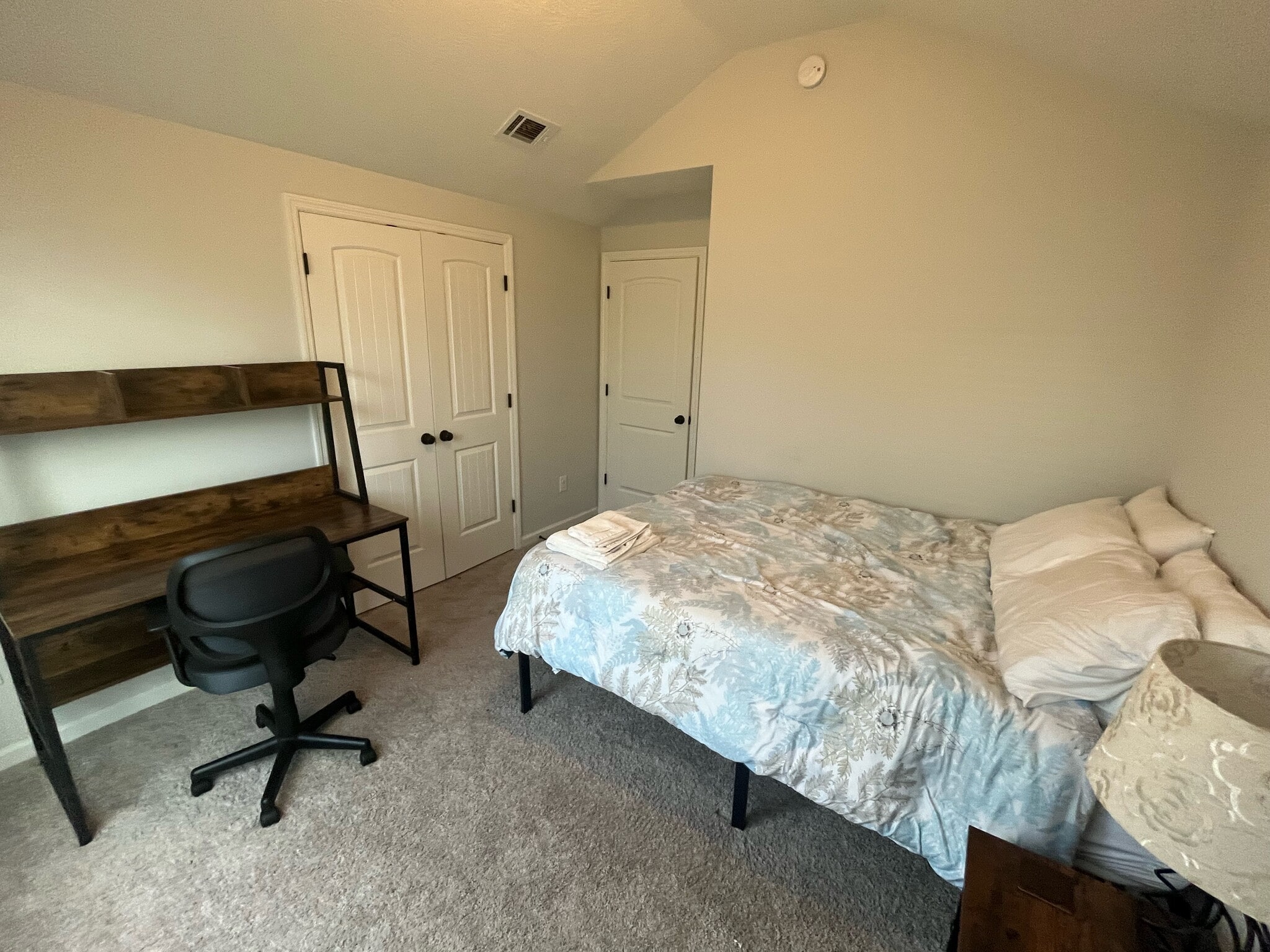 Building Photo - 529 Jensen Ln