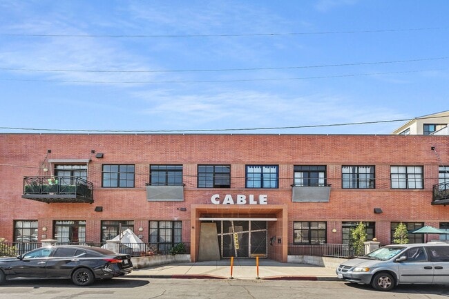 Building Photo - Elevate Your Living: Luxe 916 sq ft Studio in the Iconic Cable Building