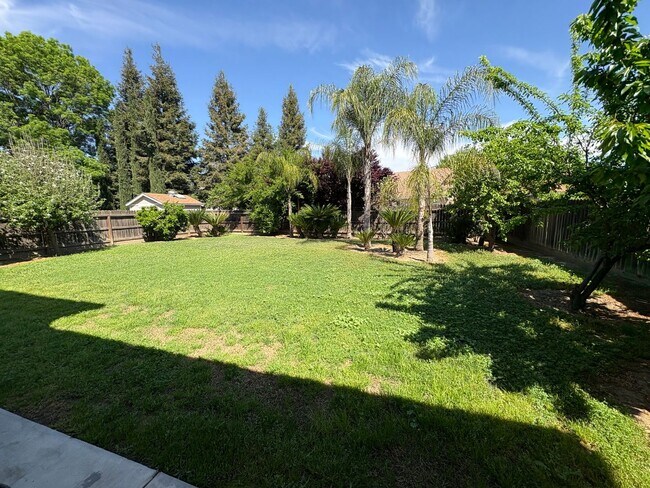 Building Photo - Two story home in SW Visalia coming soon!