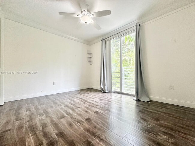 Building Photo - 813 SE 18th Ct