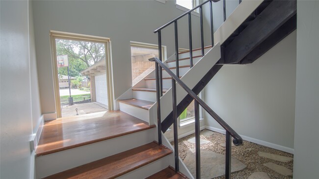 Building Photo - 3406 Deerwood Ln