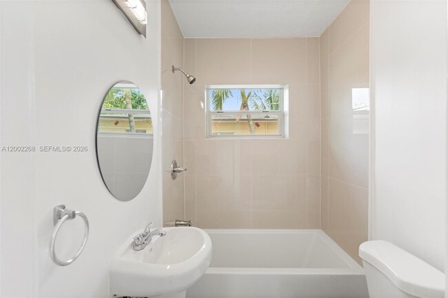 Building Photo - 988 NW 10th St