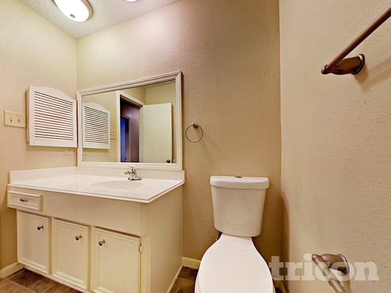 Building Photo - 1838 Turtle Creek Dr