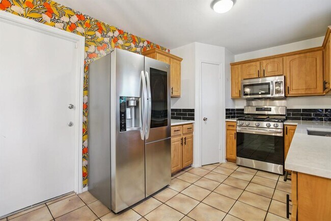 Building Photo - 1300 Tuxford Cove