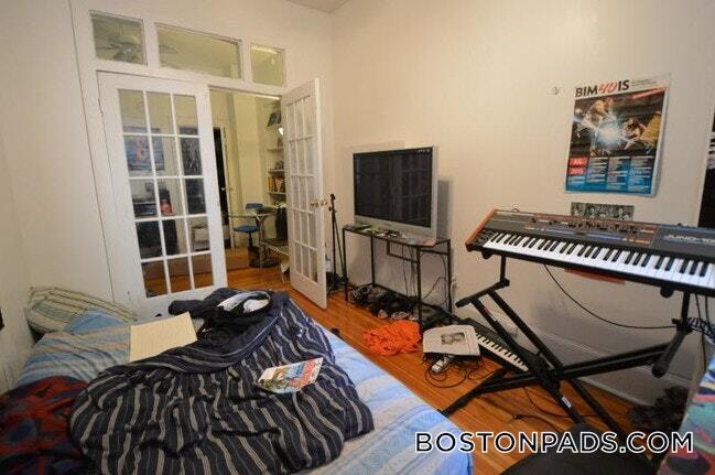 Building Photo - 64 Hemenway St