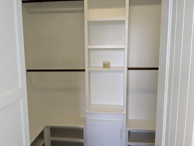 Building Photo - 18507 Magnolia Dell Dr