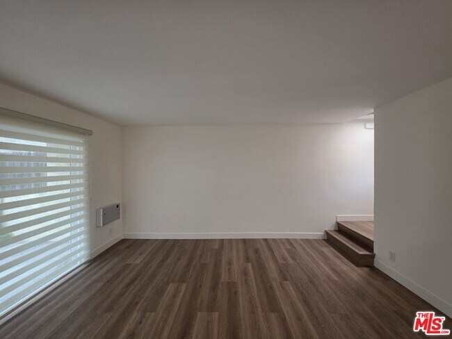 Building Photo - 517 N Francisca Ave