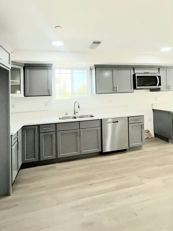 Building Photo - 1731 E 68th St