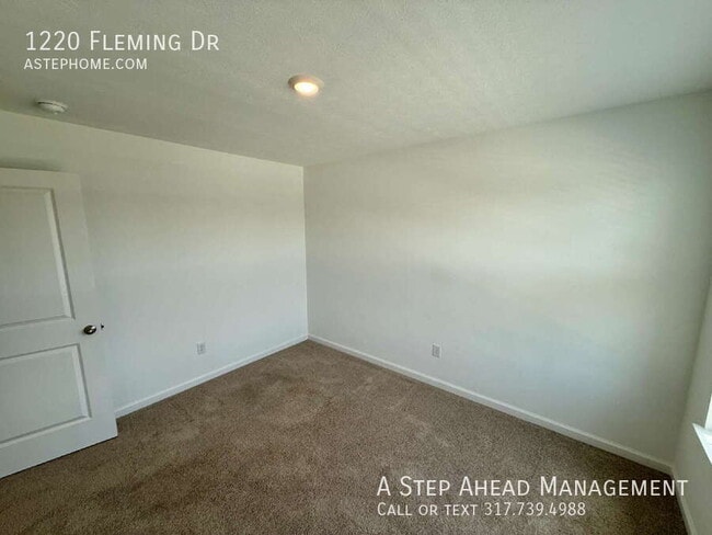 Building Photo - 1220 Fleming Dr