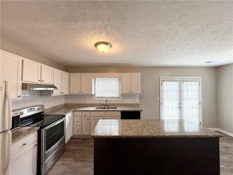 Building Photo - 1050 Mathews Ct