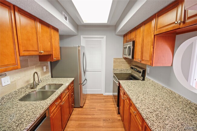 Building Photo - 338 Shirley Ridge Dr