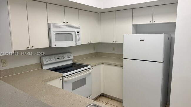 Building Photo - 17375 Collins Ave
